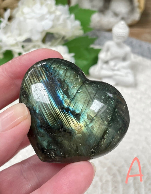 Labradorite Palm Stone heart crystal 77g 1